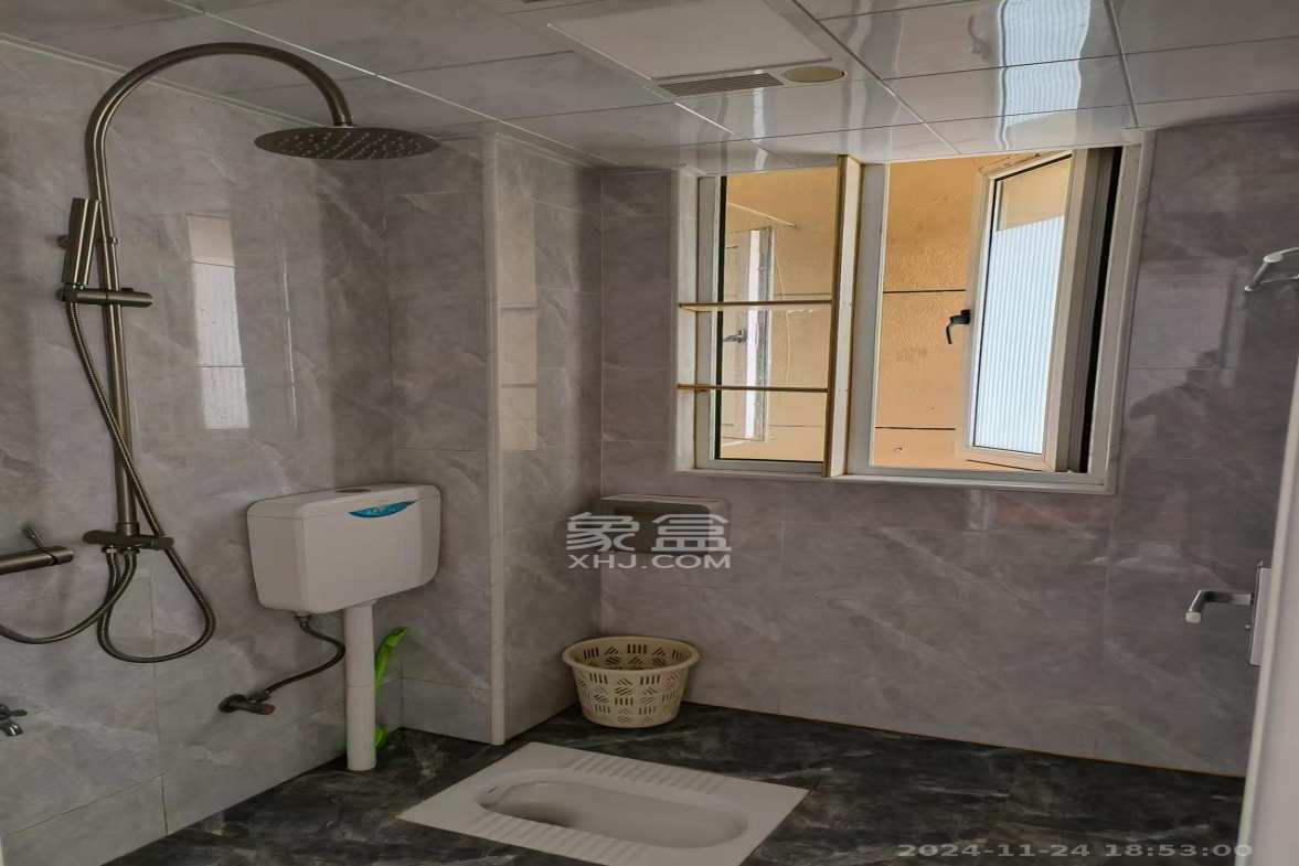 绿地新都会  3室2厅2卫    2500.0元/月 绿地新都会  3室2厅2卫    2500.0元/月室内图