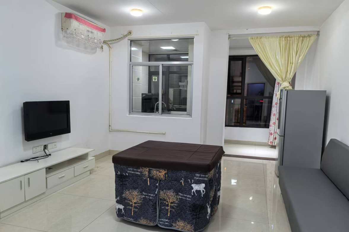 五洲富隆中心  1室1厅1卫    1200.0元/月室内图1