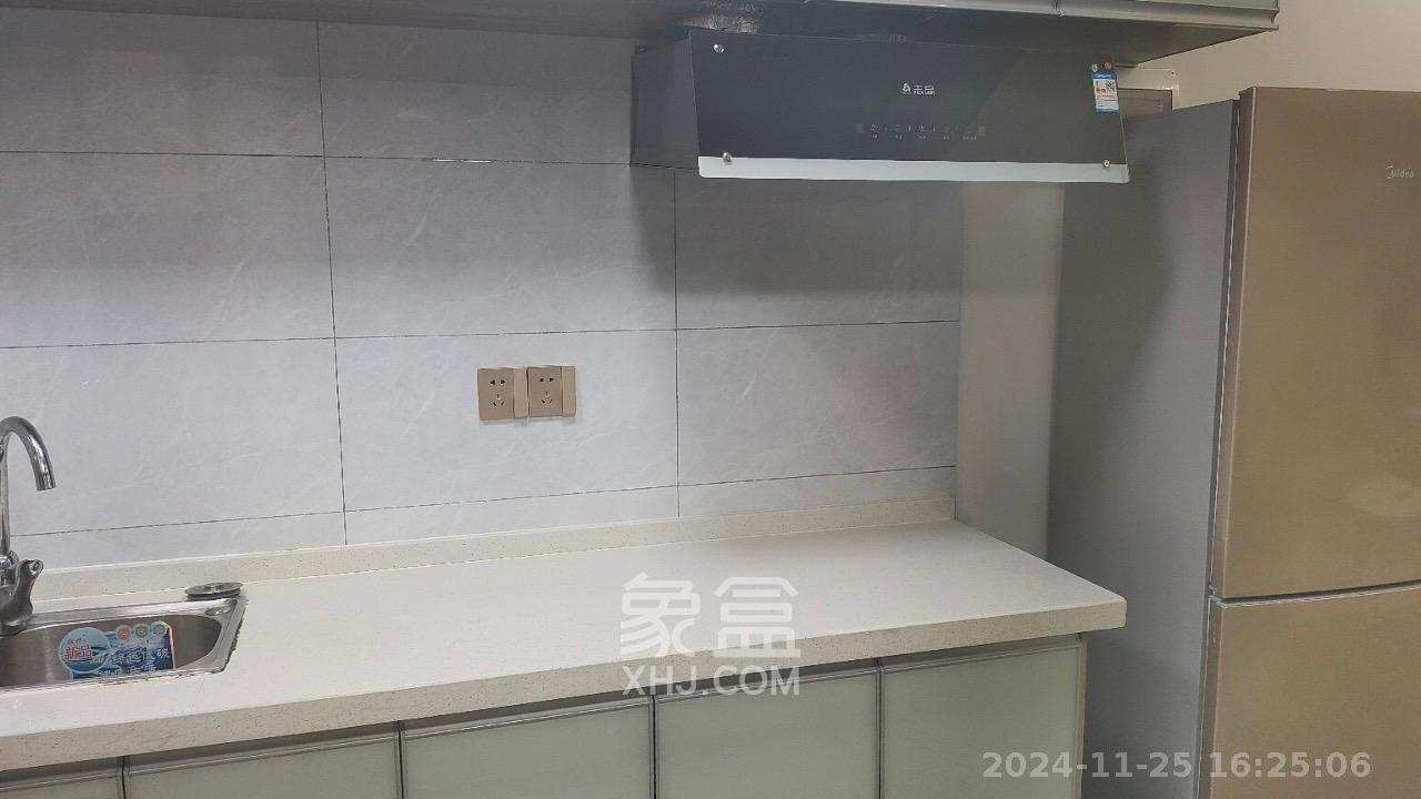 汇景发展环球中心  1室1厅1卫   2800.00元/月室内图