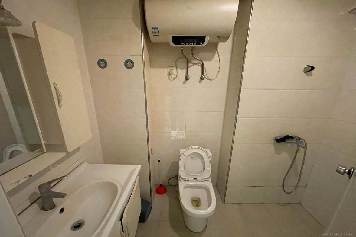 喜盈门范城  1室1厅1卫   1650.00元/月室内图