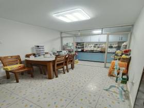 金山小区  3室2厅1卫   126.00万
