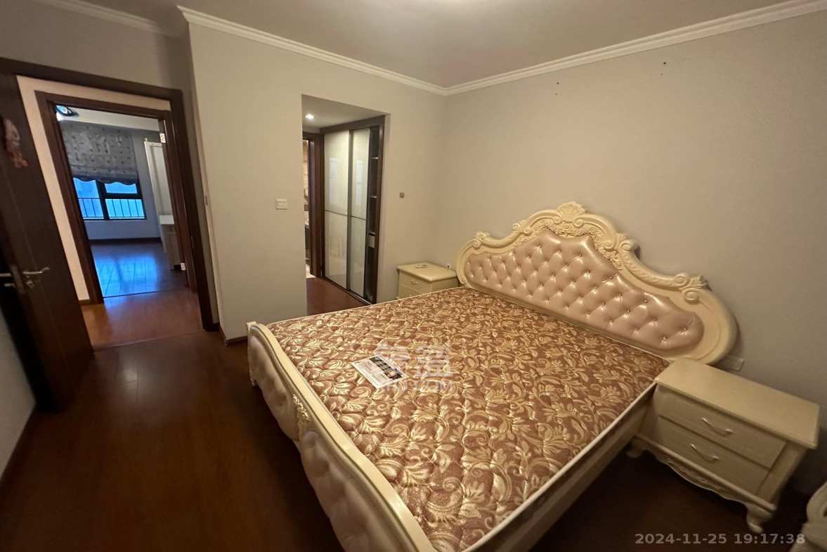 万科金域华府三四期 4室2厅2卫 3300.0元/月 万科金域华府三四期 4室2厅2卫 3300.0元/月室内图