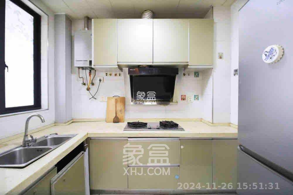 翡翠云天  2室2厅1卫   1800.00元/月室内图