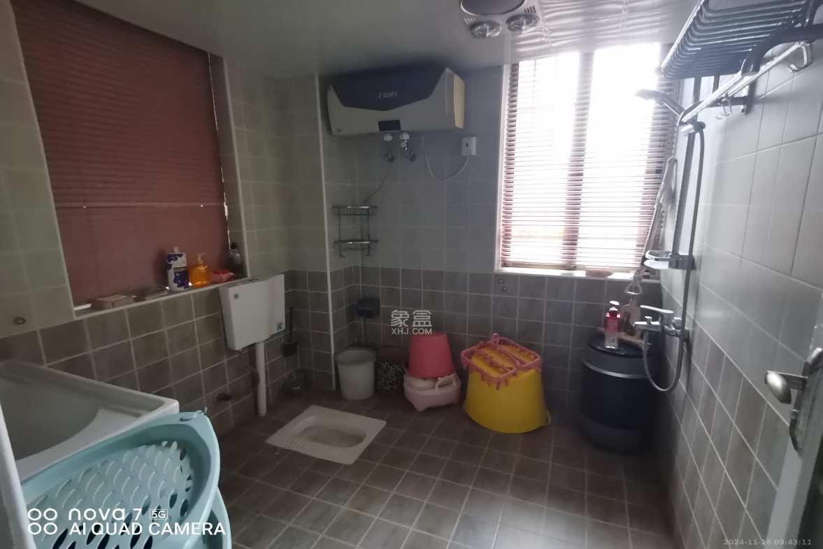 南郡明珠  4室2厅2卫    1500.0元/月室内图