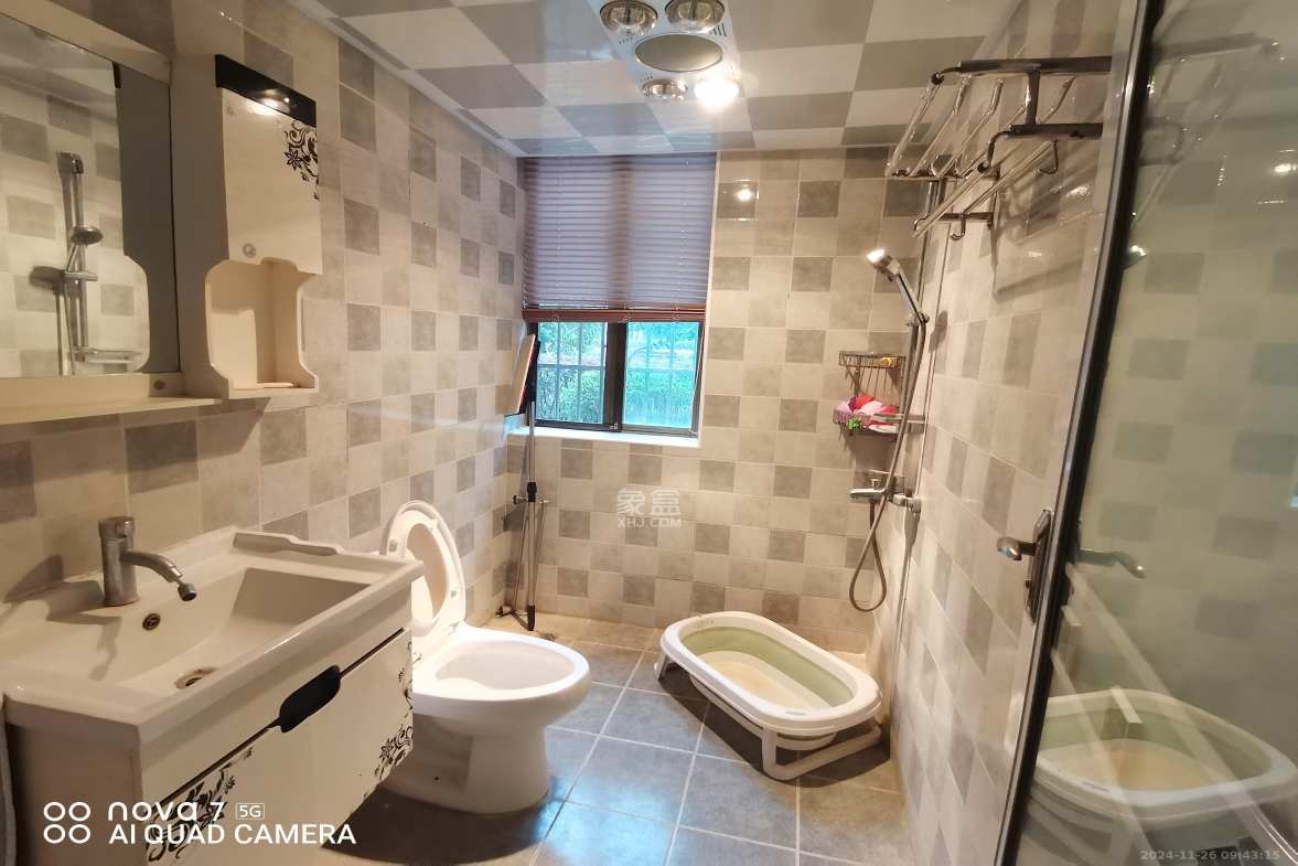 南郡明珠  4室2厅2卫    1500.0元/月室内图