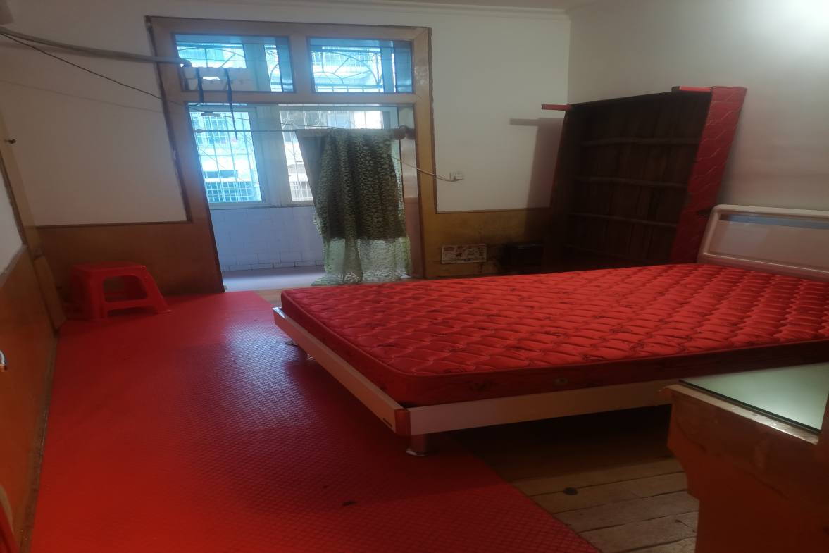 市煤炭局家属楼  3室2厅1卫    50.0万客厅