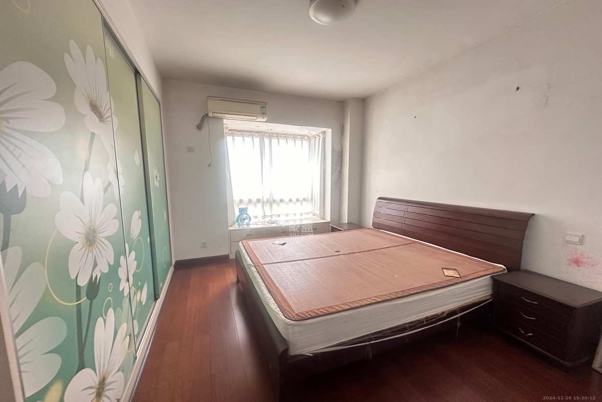 圣力华苑  3室2厅2卫   1800.00元/月室内图