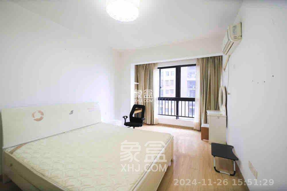 翡翠云天  2室2厅1卫   1800.00元/月室内图