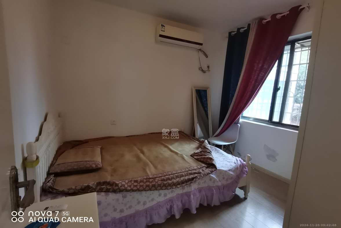 南郡明珠  4室2厅2卫    1500.0元/月室内图