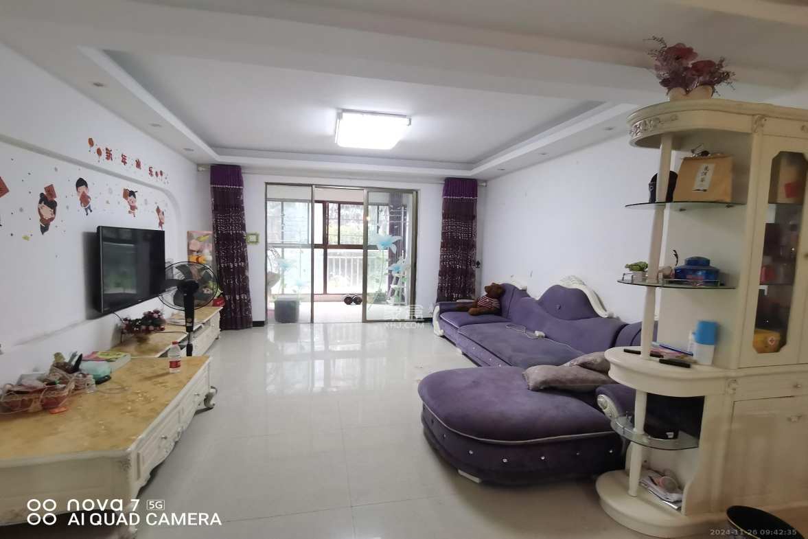 南郡明珠  4室2厅2卫    1500.0元/月室内图1