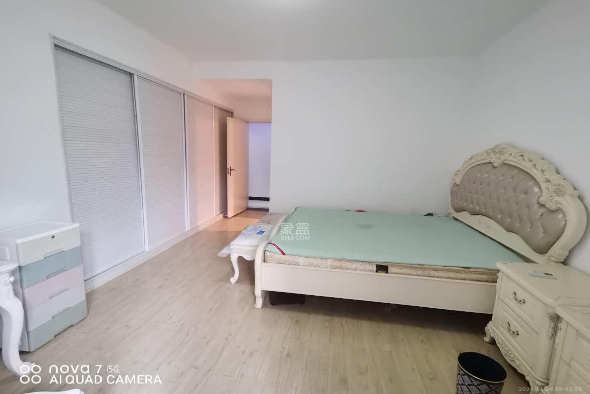 南郡明珠  4室2厅2卫    1500.0元/月室内图