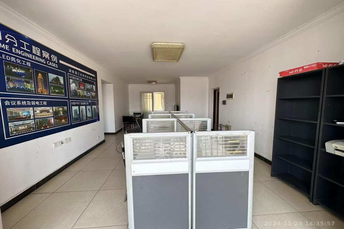 恒广国际景园一二区  3室2厅2卫    2500.0元/月室内图