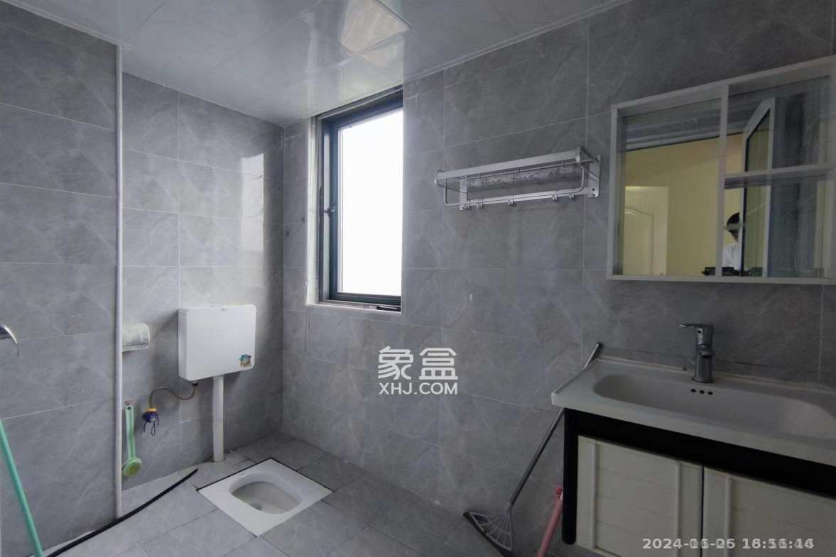 振业城三期  4室2厅2卫   3300.00元/月室内图