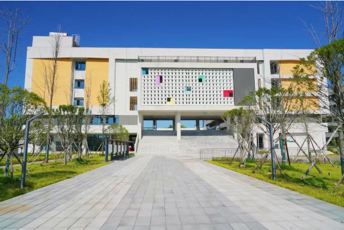 岳麓实验高铁西小学