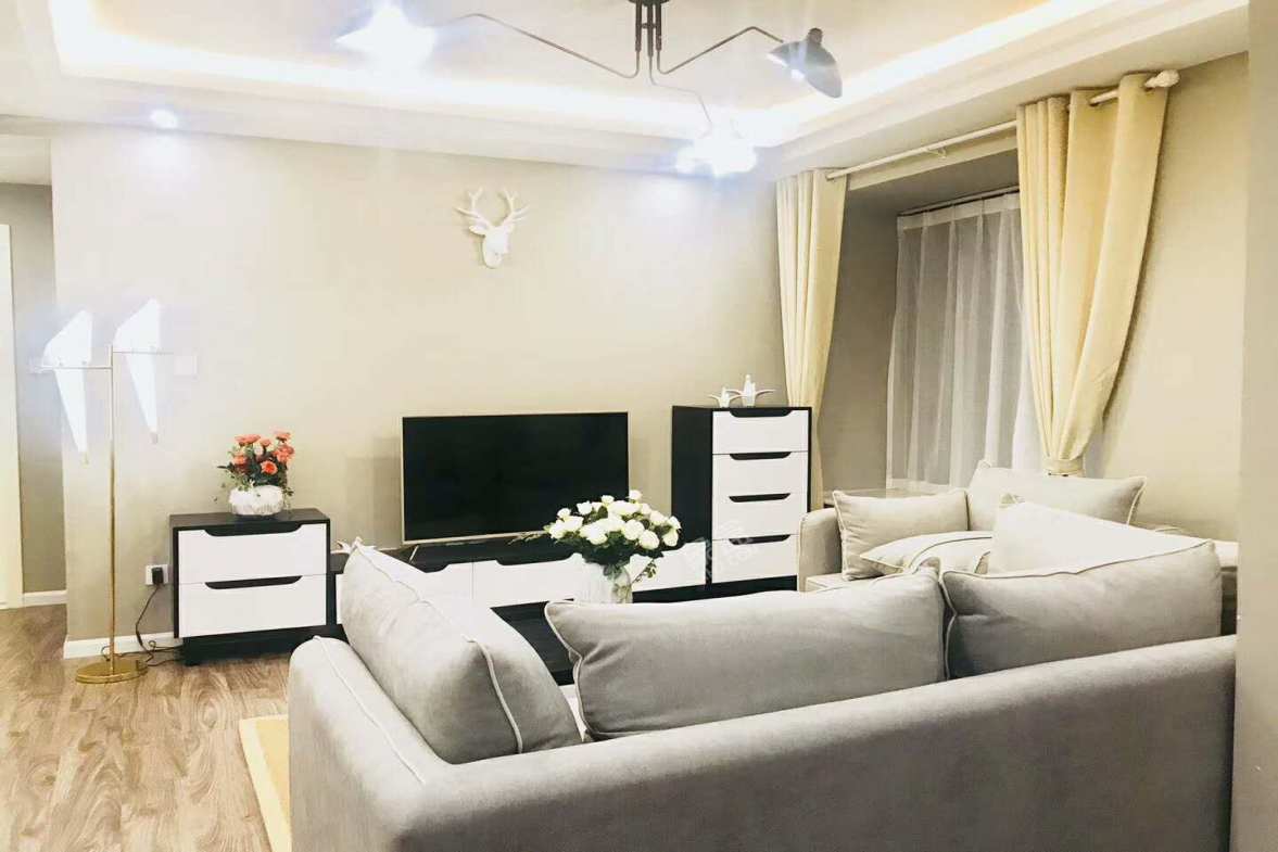 中海兰庭  3室2厅1卫    5000.0元/月 中海兰庭  3室2厅1卫    5000.0元/月室内图