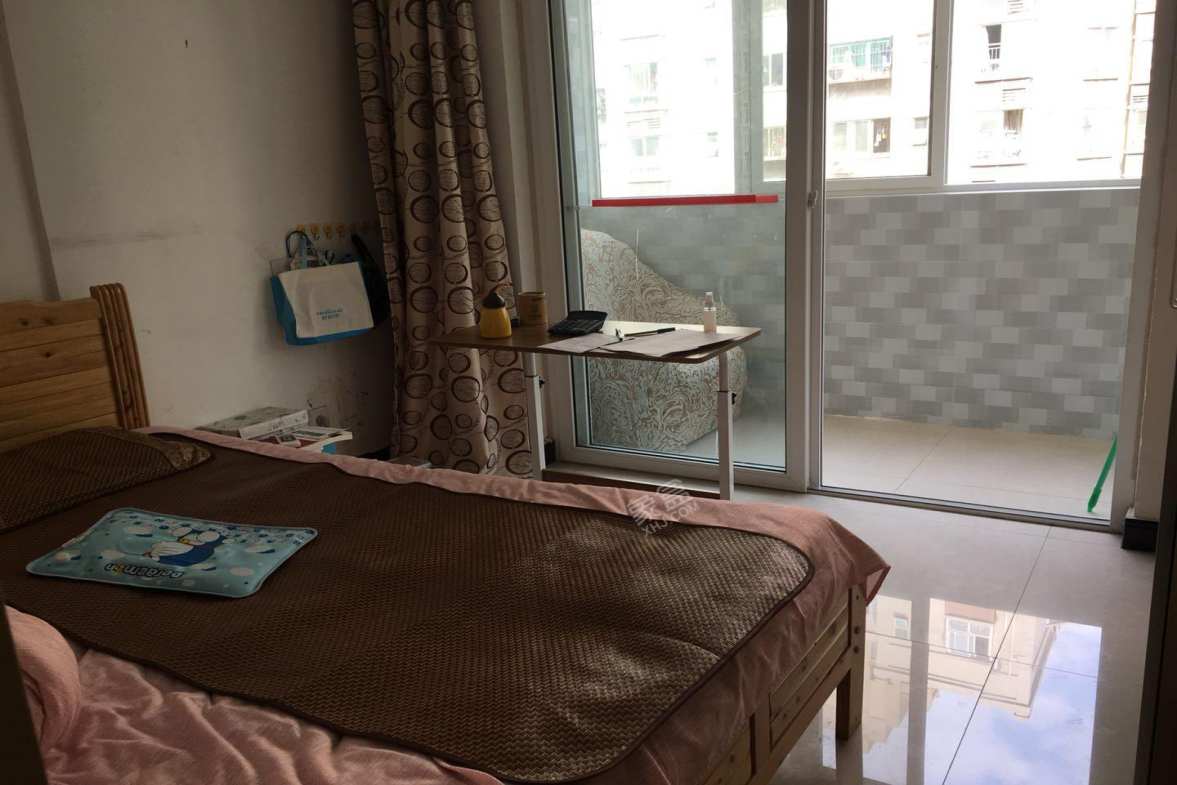 南湖国际6期  3室2厅2卫    2300.0元/月室内图