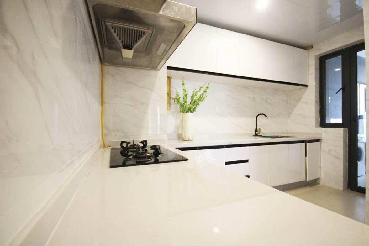 龙湖世纪峰景  3室2厅2卫    12000.0元/月 龙湖世纪峰景  3室2厅2卫    12000.0元/月室内图