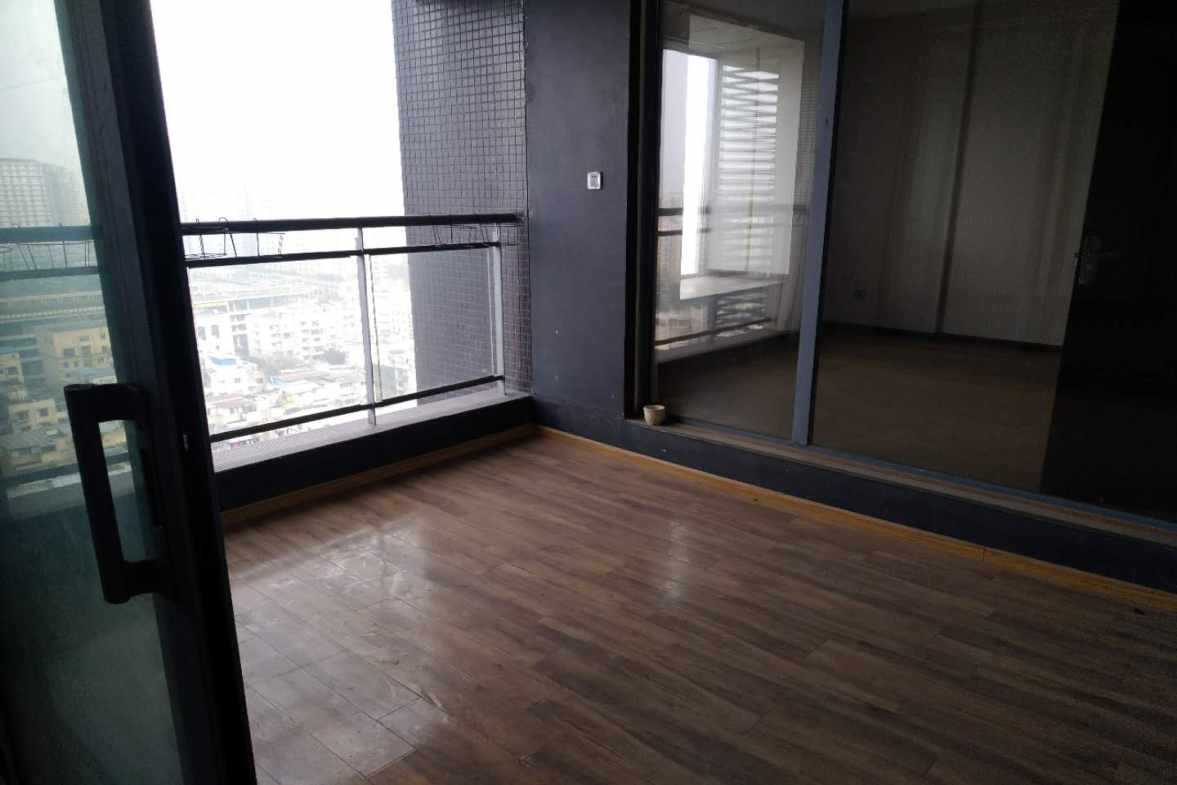 天合丶凯旋城  3室2厅1卫    4000.0元/月室内图