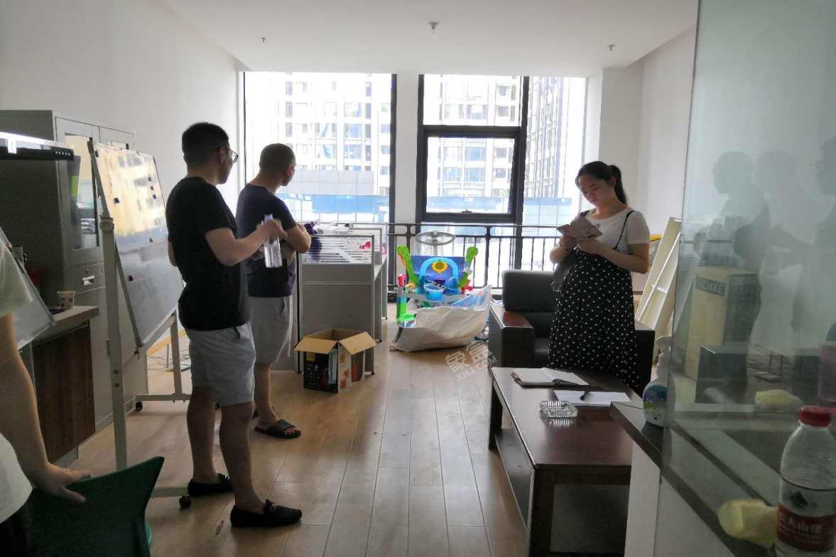 IMC国际广场  1室1厅1卫    2500.0元/月室内图