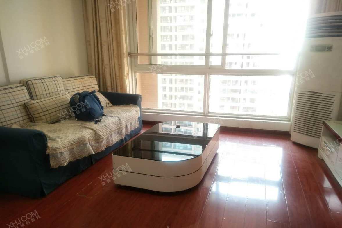 公园西  2室1厅1卫    2400.0元/月室内图1