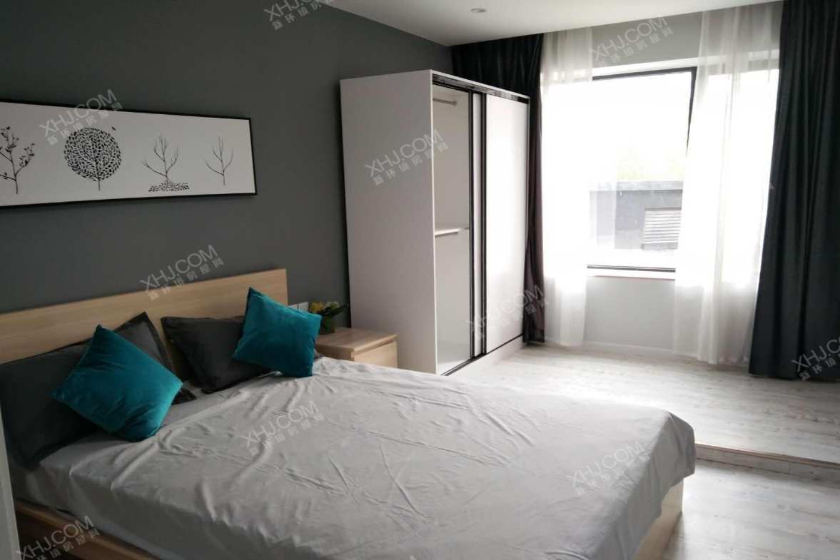 世龙广场  3室2厅2卫    6800.0元/月 世龙广场  3室2厅2卫    6800.0元/月室内图