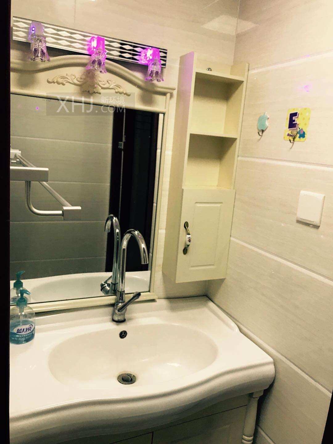 华润凤凰城三期  3室1厅1卫    3300.0元/月室内图