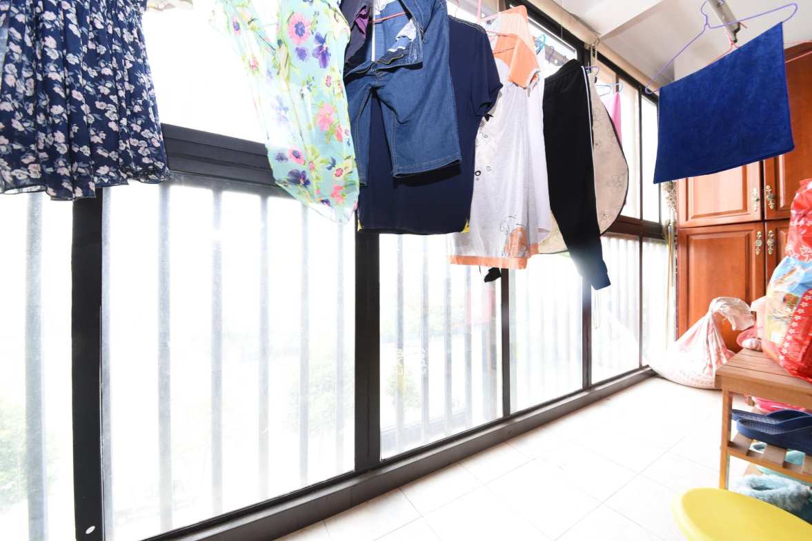 三江花中城  4室2厅2卫   165.00万客厅