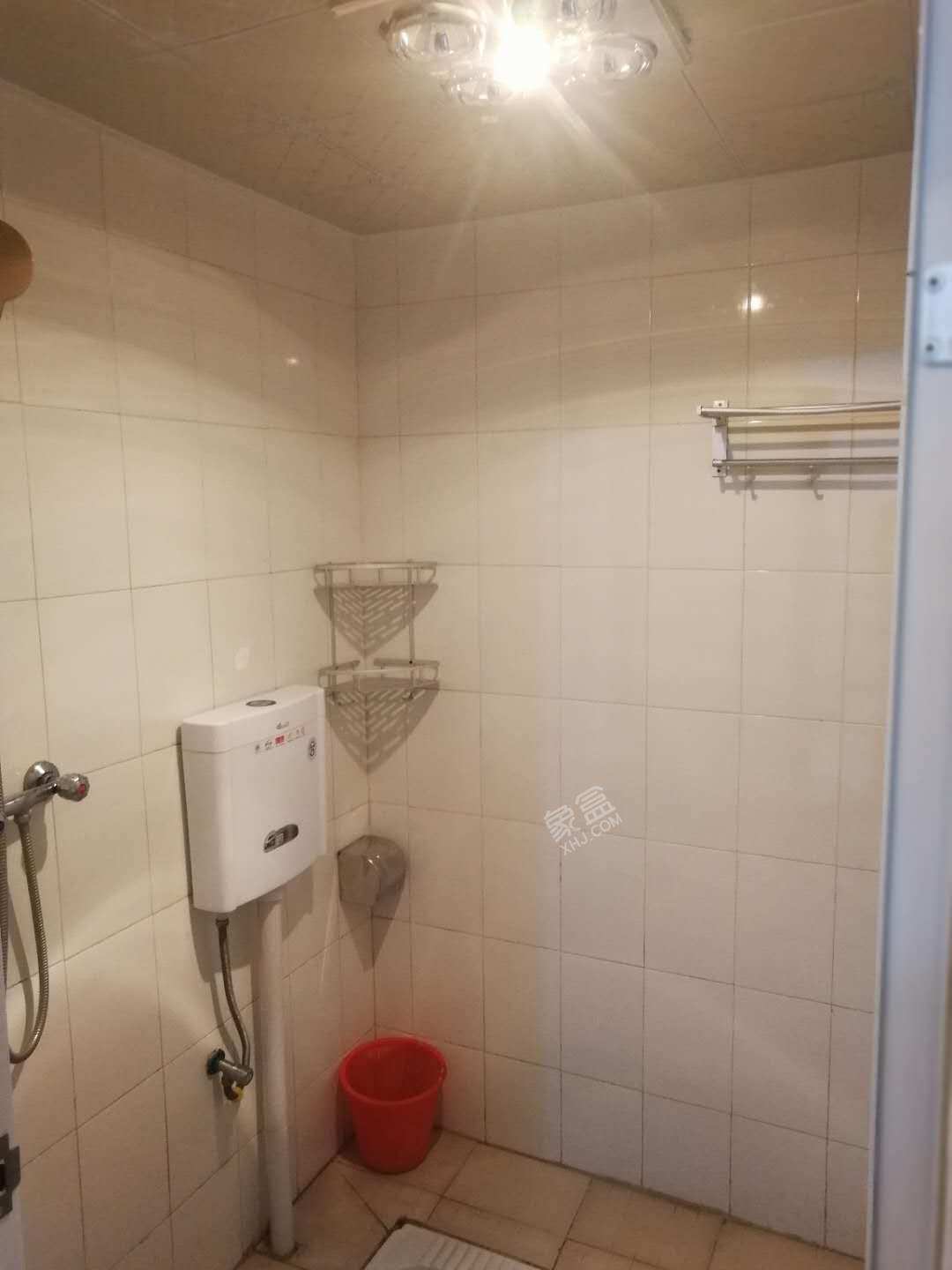 南湖春天 1室1厅1卫 1400.0元/月 南湖春天 1室1厅1卫 1400.0元/月室内图