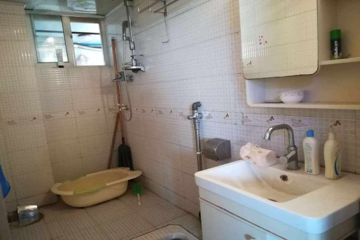 光华馨地 3室2厅1卫 2600.0元/月 光华馨地 3室2厅1卫 2600.0元/月室内图