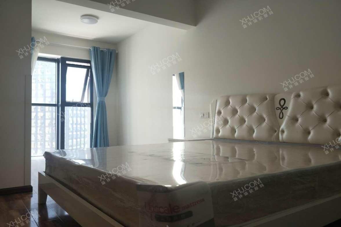 智地哥谭LOFT公寓  3室1厅1卫    4300.0元/月 智地哥谭LOFT公寓  3室1厅1卫    4300.0元/月室内图