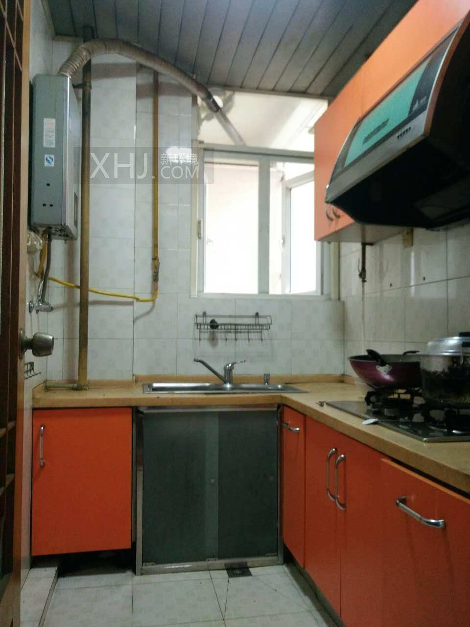 爱丽舍  2室2厅1卫   92.00万客厅