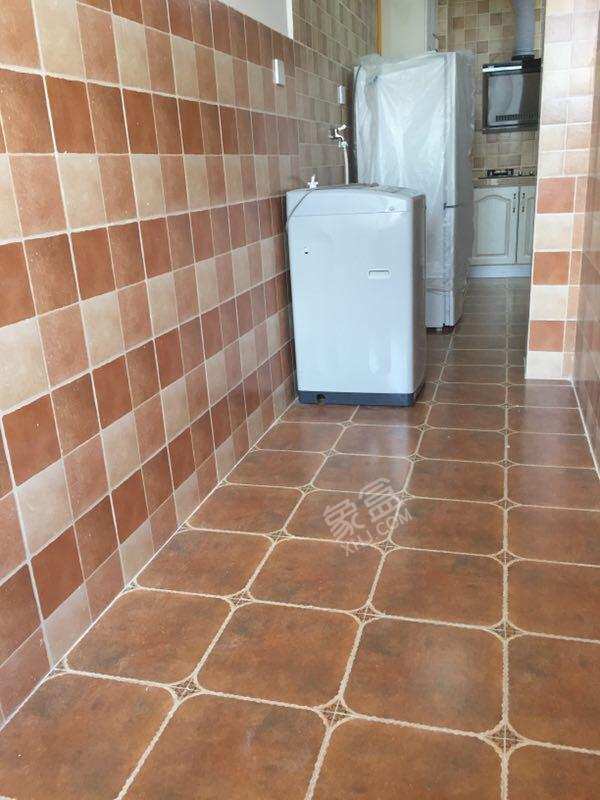 香月湖  3室2厅1卫    4500.0元/月 香月湖  3室2厅1卫    4500.0元/月室内图