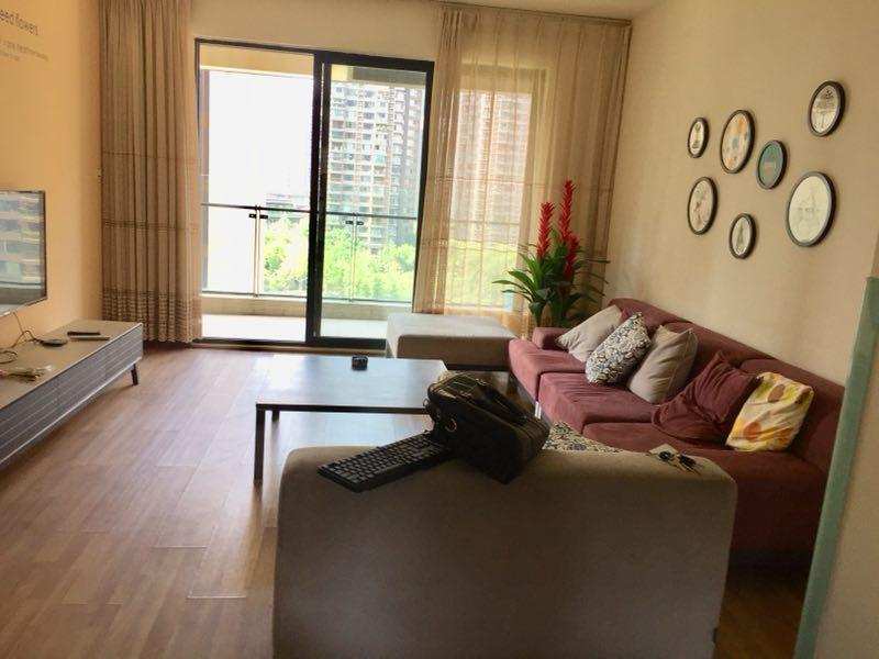 华润凤凰城一期  3室2厅2卫    5000.0元/月 华润凤凰城一期  3室2厅2卫    5000.0元/月室内图