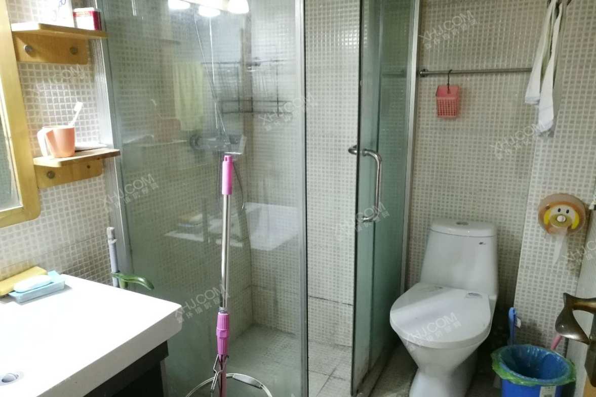 香格里拉 2室2厅1卫 2400.0元/月 香格里拉 2室2厅1卫 2400.0元/月室内图