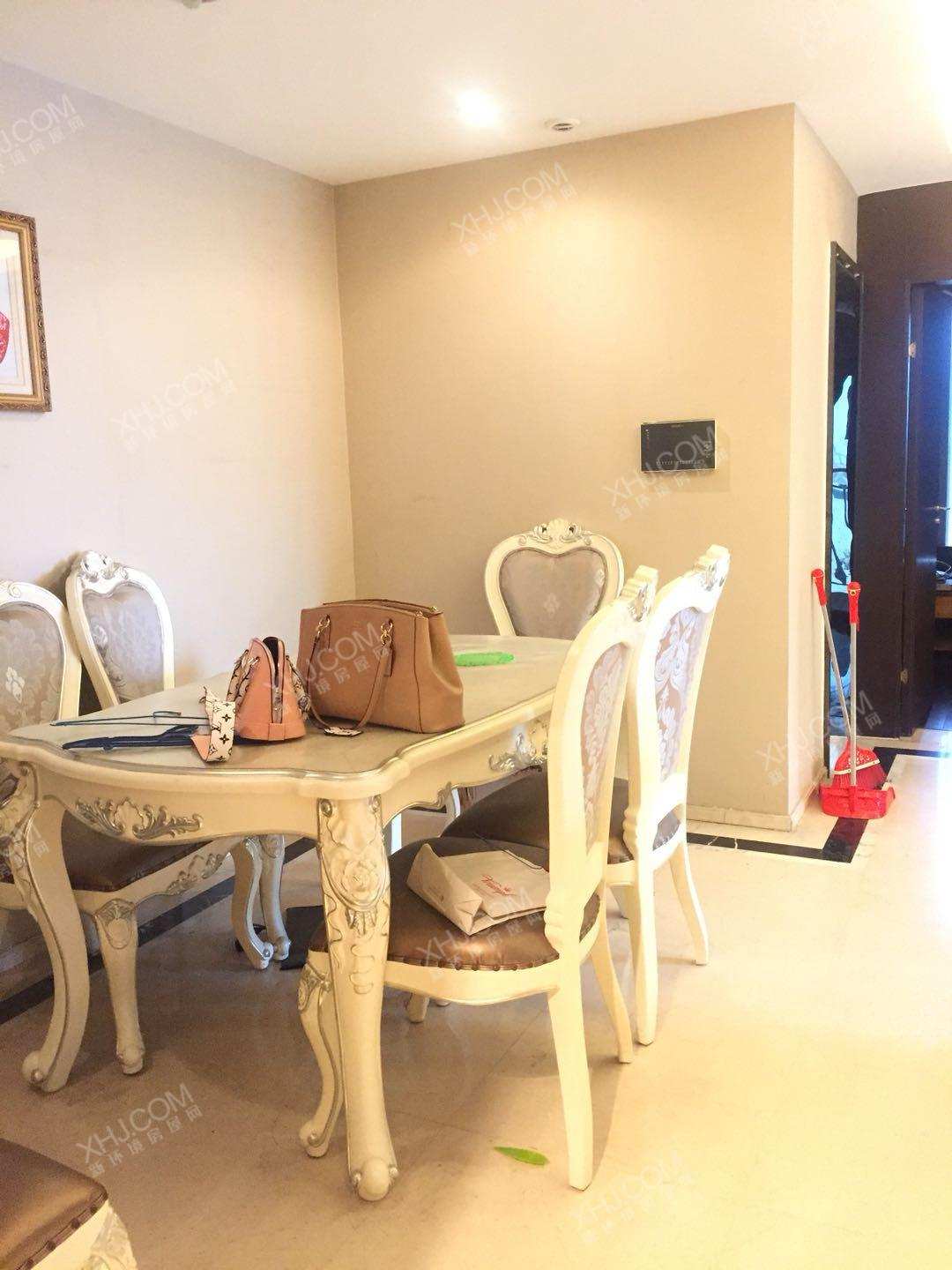 凯旋天际湾  2室1厅1卫    2800.0元/月室内图