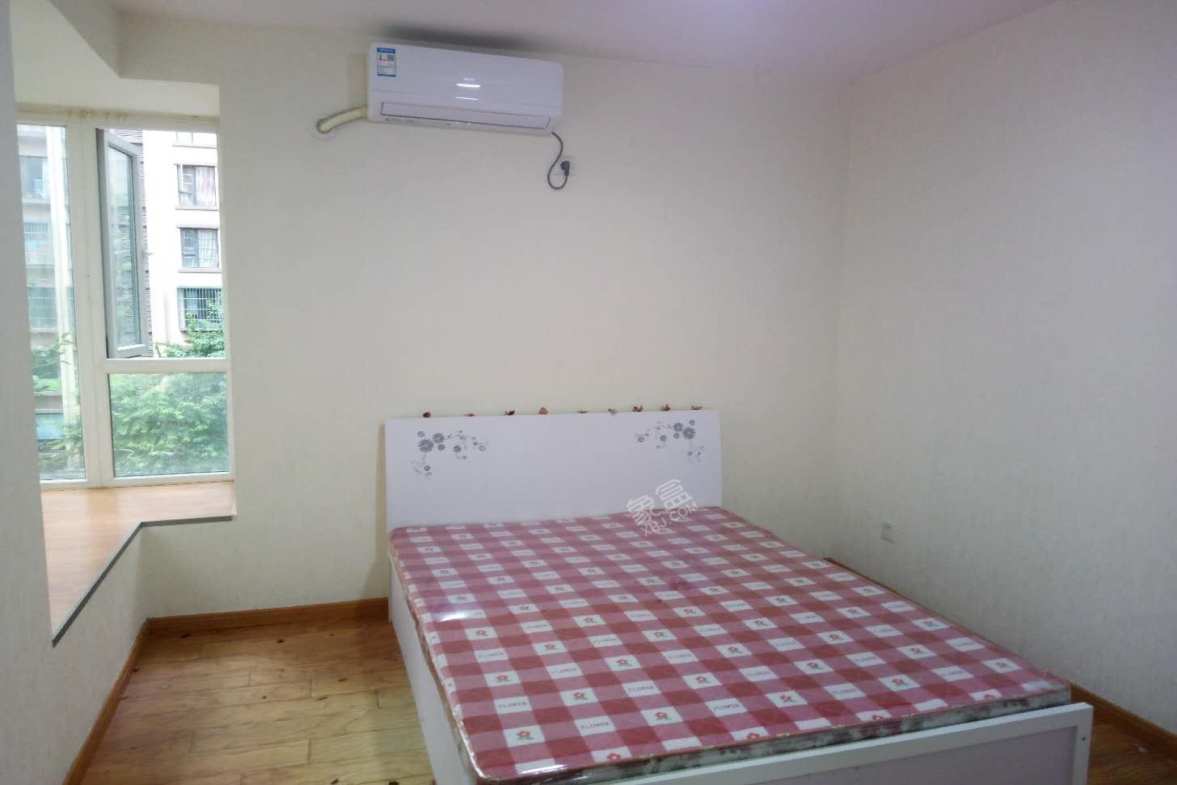 馨光华庭  2室2厅1卫    2300.0元/月 馨光华庭  2室2厅1卫    2300.0元/月室内图