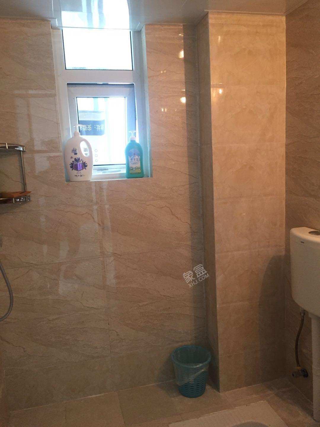 馨光嘉苑  1室1厅1卫    1600.0元/月室内图