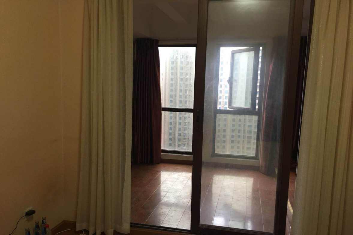 南湖半岛 1室1厅1卫 1400.0元/月 南湖半岛 1室1厅1卫 1400.0元/月室内图