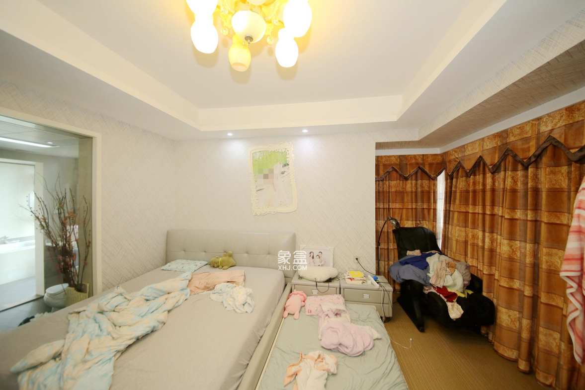湘域熙岸  3室2厅2卫   190.00万卧室