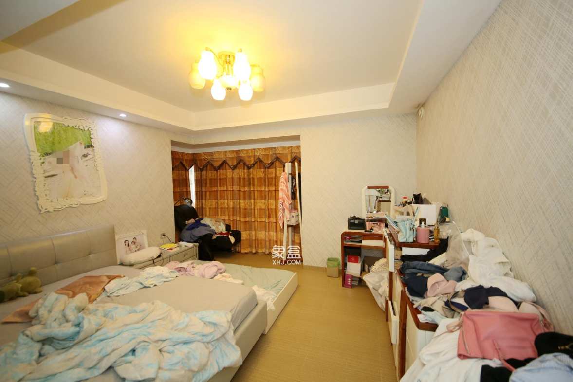 湘域熙岸  3室2厅2卫   190.00万卧室