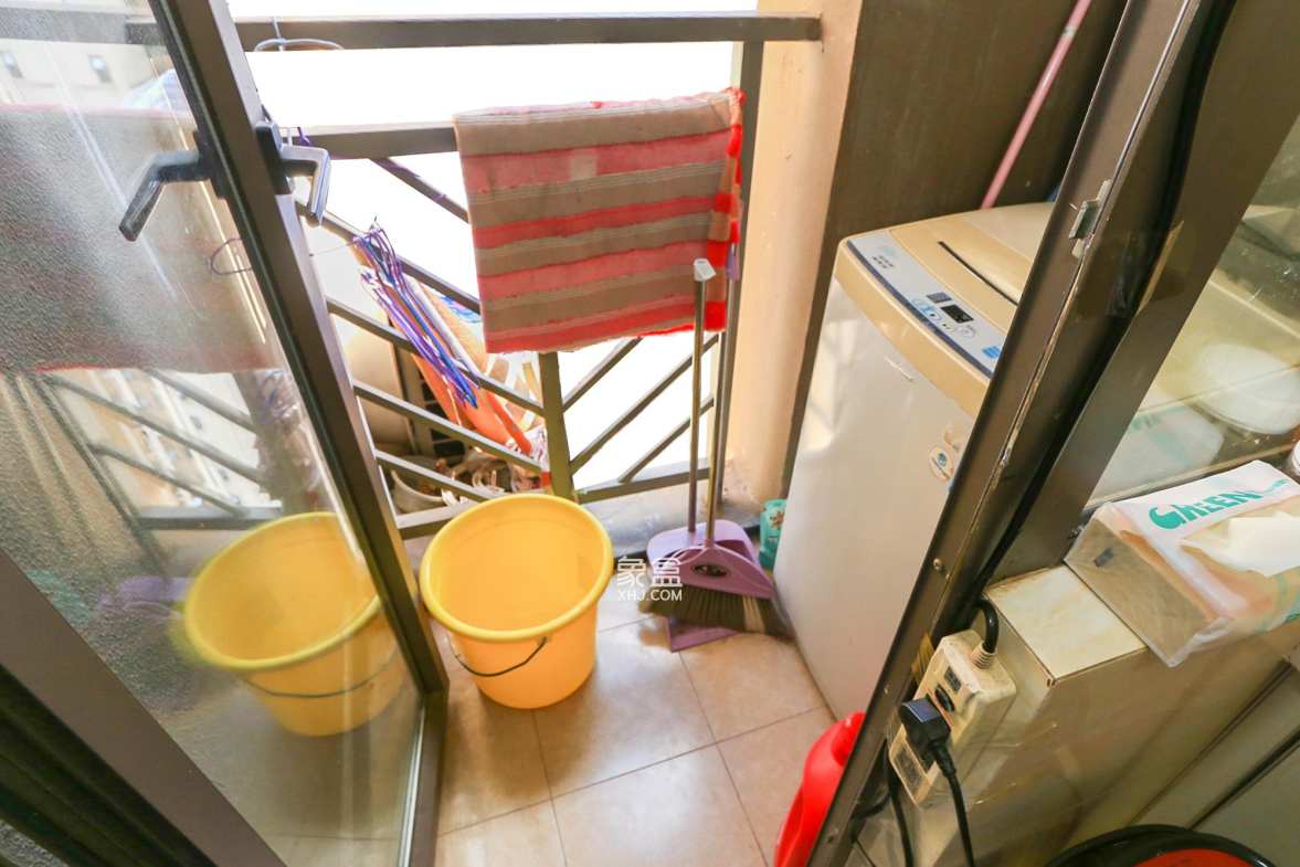 旭辉藏郡（藏郡、旭湘华府)  1室1厅1卫   40.00万阳台