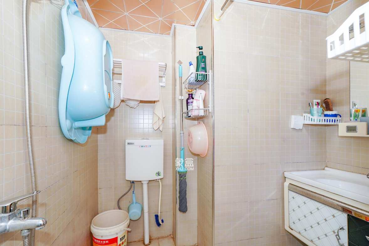 中信文化广场（中信新城二期）  1室1厅1卫   58.00万卫生间