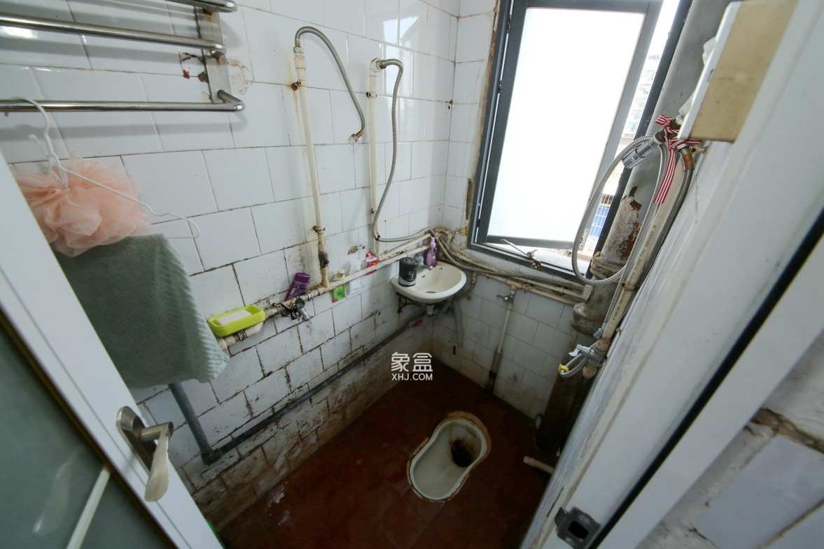 杨家山卫生局宿舍  2室2厅1卫   36.80万卫生间
