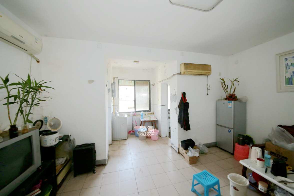 杨家山卫生局宿舍  2室2厅1卫   36.80万客厅
