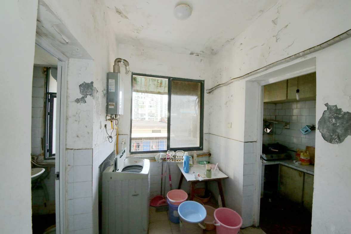 杨家山卫生局宿舍  2室2厅1卫   36.80万客厅