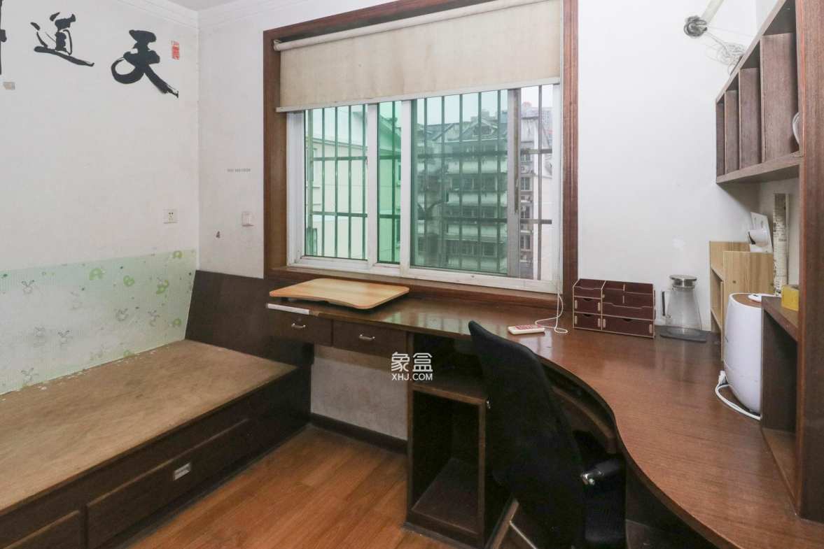 恩瑞麓山名园（龙王港小区）  3室2厅1卫   90.00万卧室