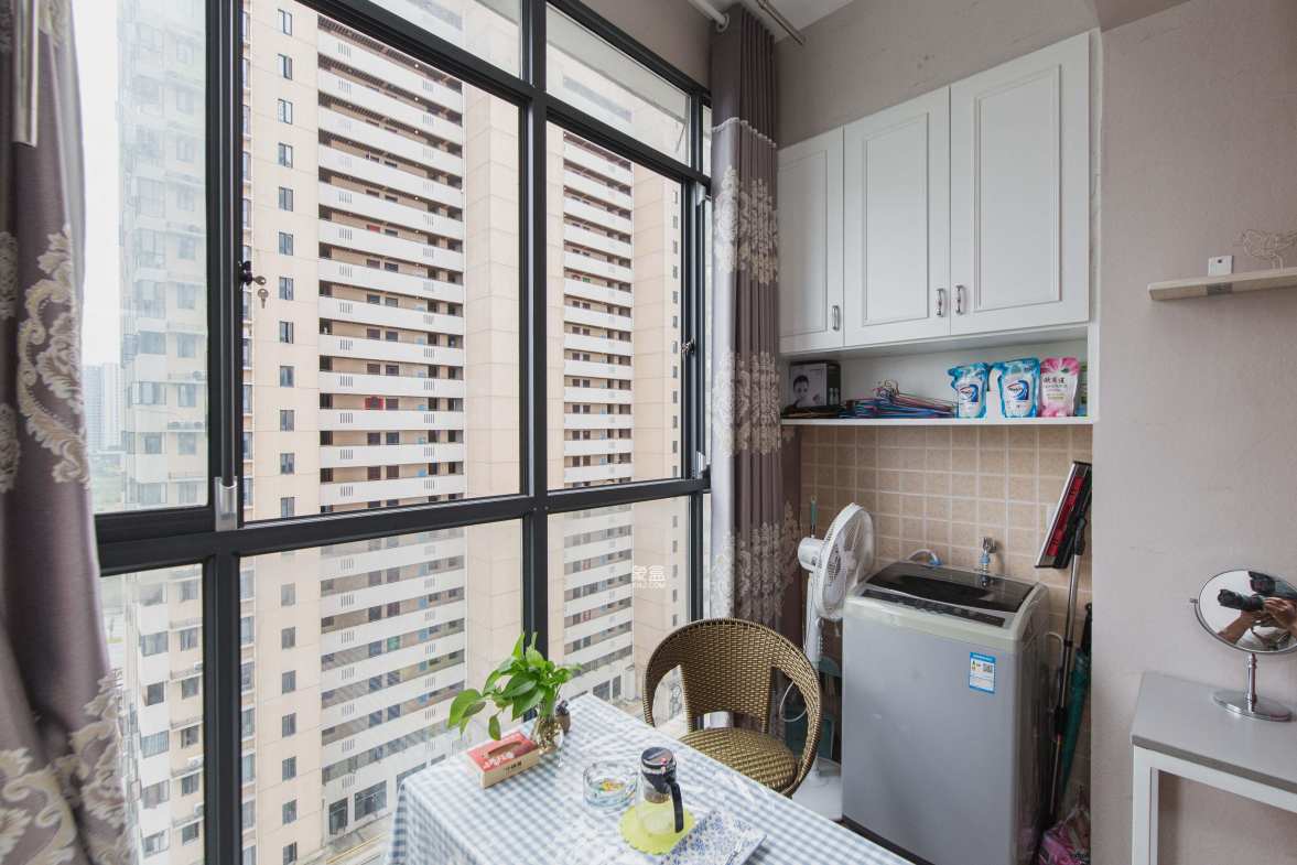 金轮星光名座  1室1厅1卫    45.0万阳台