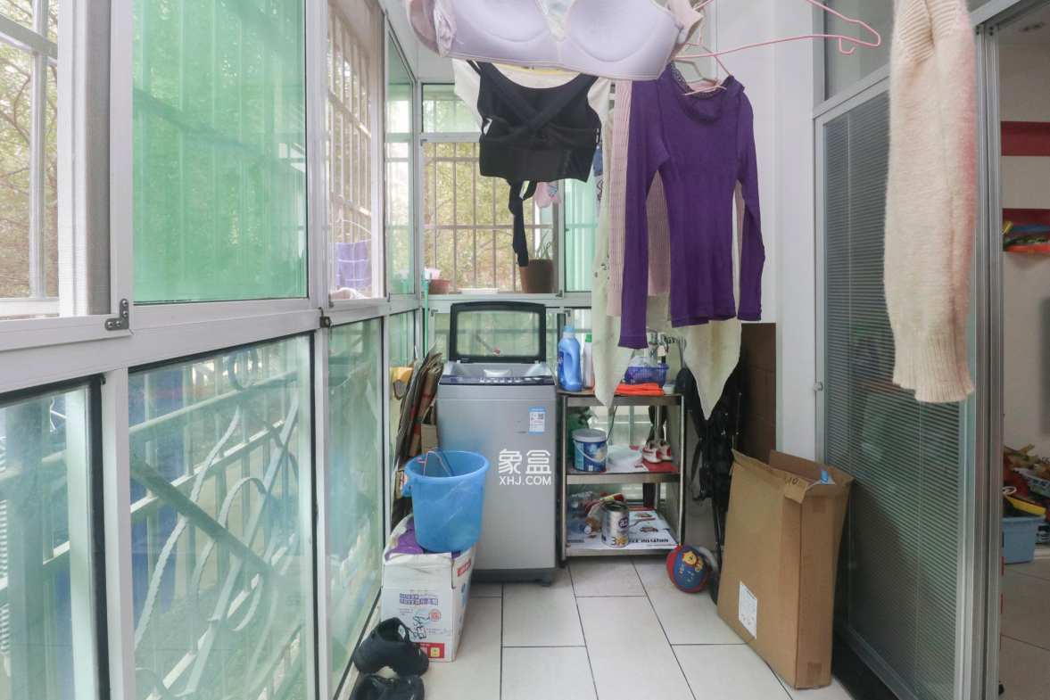 格林星城  3室2厅2卫   135.00万阳台