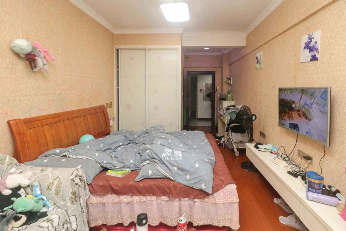 红公馆（前程丽景大厦）  1室1厅1卫   26.00万客厅