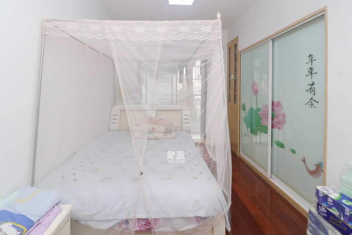 枫林美景  3室2厅1卫   112.00万卧室
